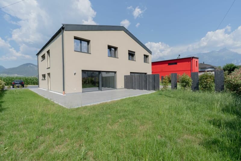 Collombey - Mitoyenne Villa mit Garten (1)