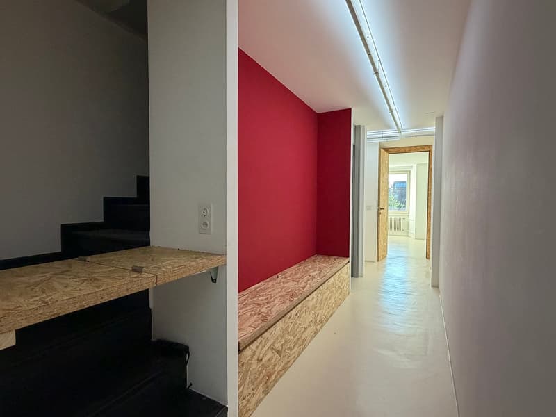 Modernes, ungewöhnliches Büro im Herzen von Nyon, mit Blick auf den See - Place du Château (17)
