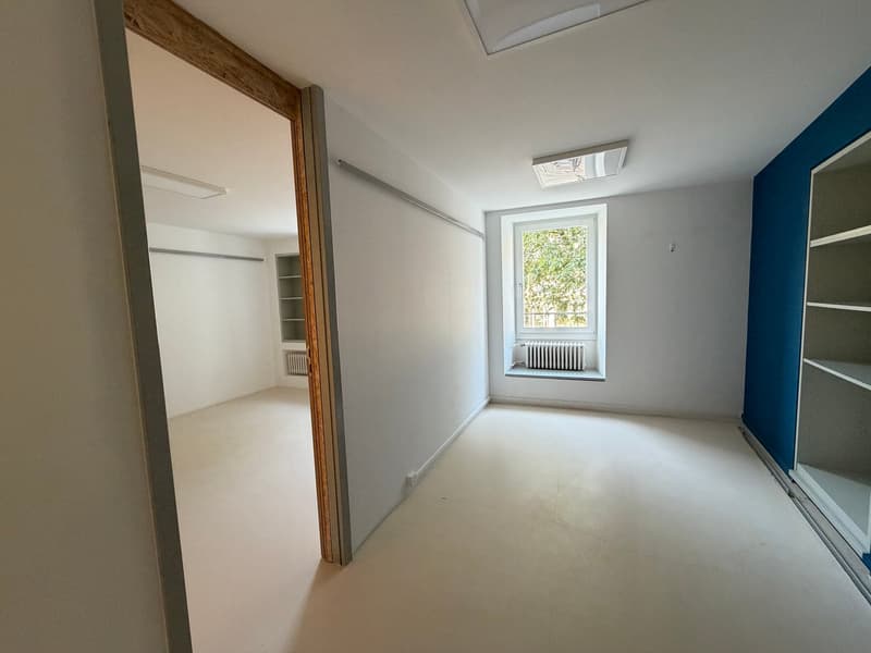 Modernes, ungewöhnliches Büro im Herzen von Nyon, mit Blick auf den See - Place du Château (12)