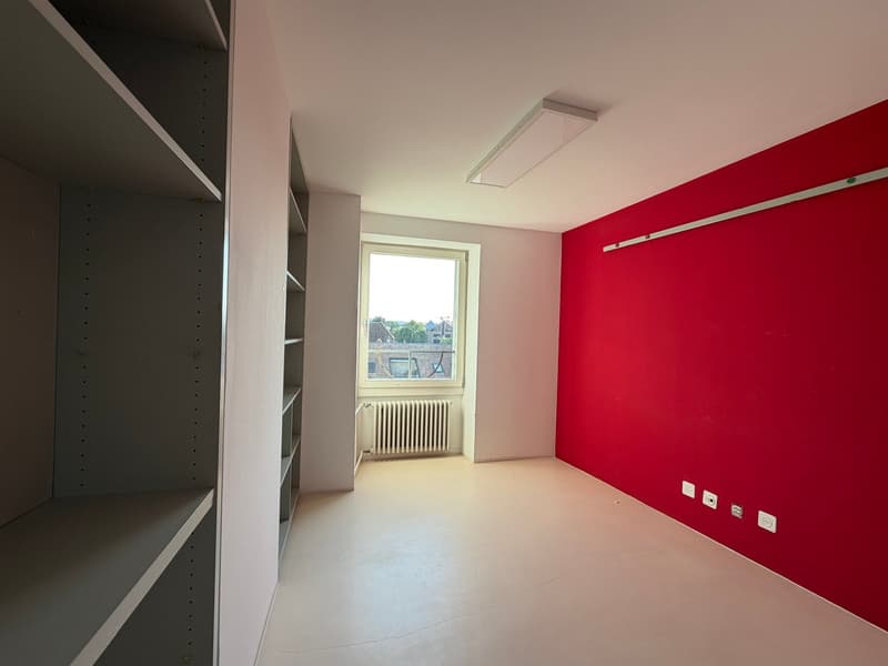 Modernes, ungewöhnliches Büro im Herzen von Nyon, mit Blick auf den See - Place du Château (16)