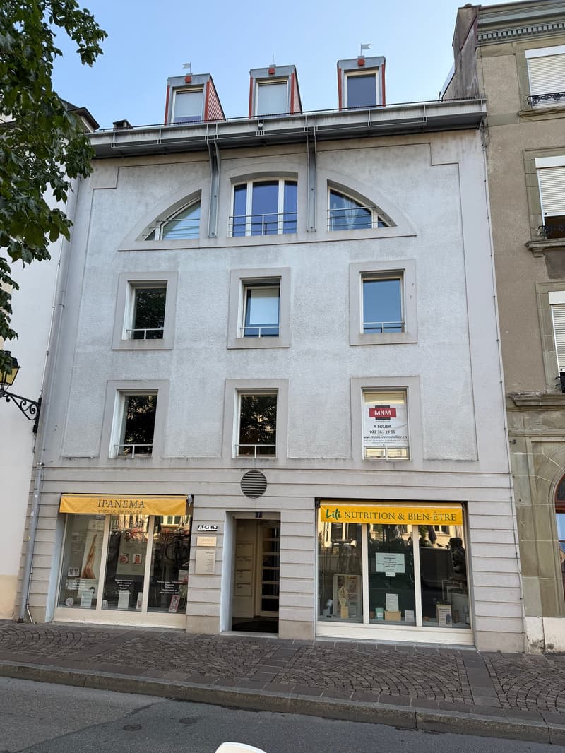 Modernes, ungewöhnliches Büro im Herzen von Nyon, mit Blick auf den See - Place du Château (3)