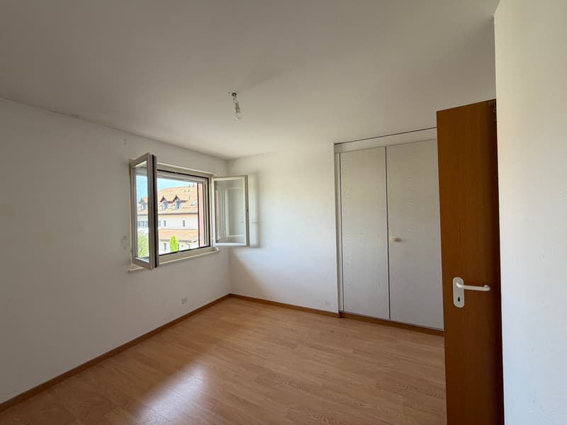 Charmantes 3,5-Zimmer-Wohnung - 1. Stock im Herzen von Givrins (8)