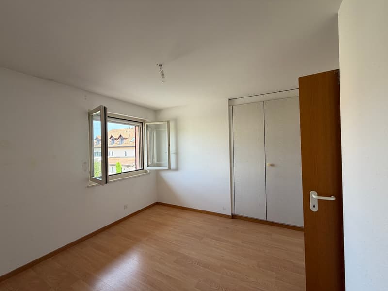 Charmantes 3,5-Zimmer-Wohnung - 1. Stock im Herzen von Givrins (9)