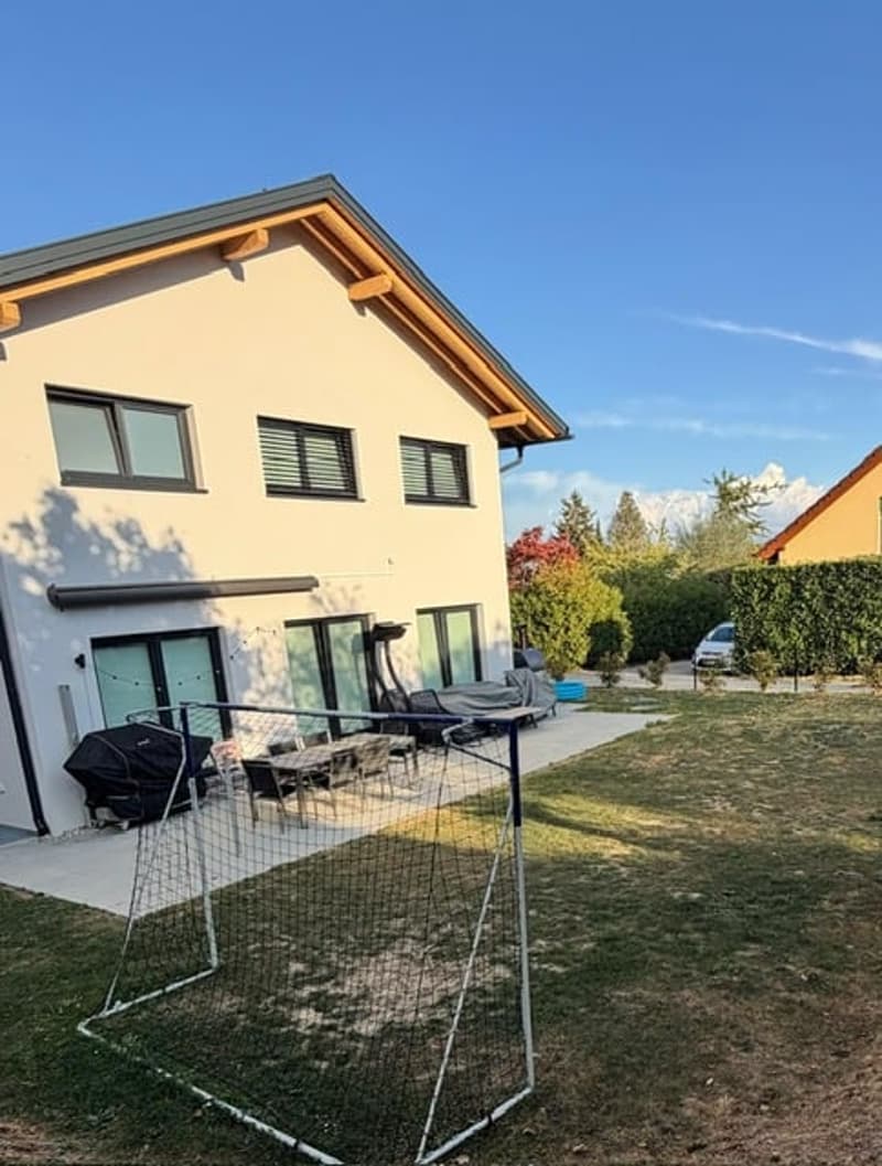 Spacieuse et lumineuse villa individuelle à louer à Trélex (16)