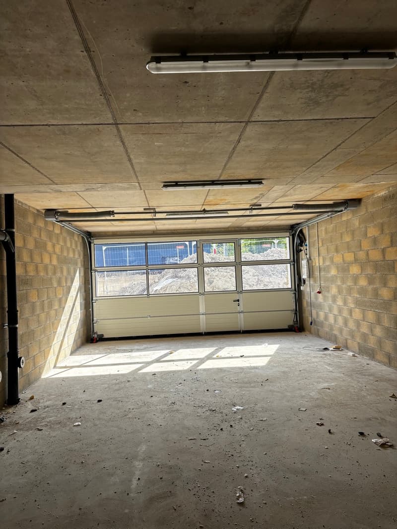 Surface artisanale/dépôt à louer au rez (2)
