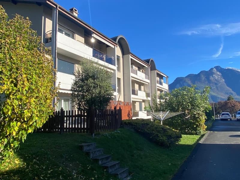 Appartamento luminoso di 3 locali con balcone e vista sulle montagne a Vouvry (1)