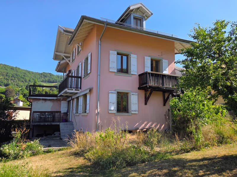 Altes individuelles Charakterhaus mit 2 Wohnungen & 1 Studio in Bex (2)