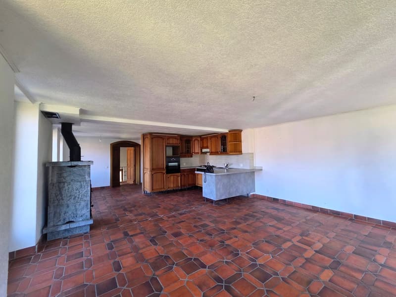Altes individuelles Charakterhaus mit 2 Wohnungen & 1 Studio in Bex (3)