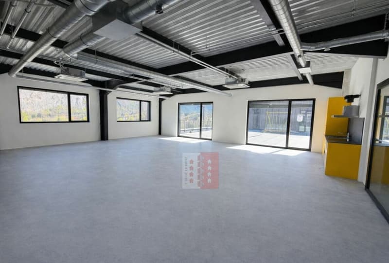 Prächtiges Büro neu zu vermieten (2)