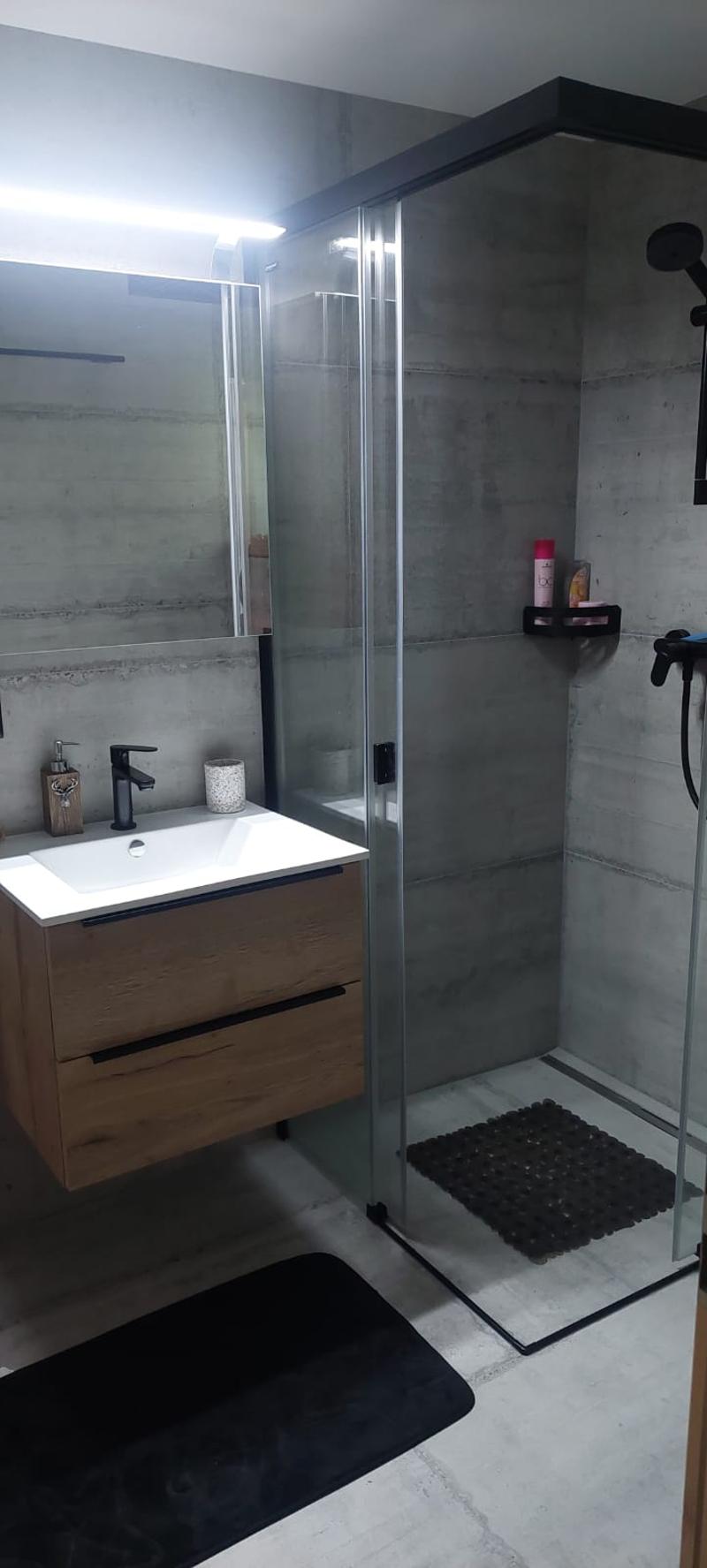 A louer à la saison petit chalet neuf meublé en dessus de Bruson (5)