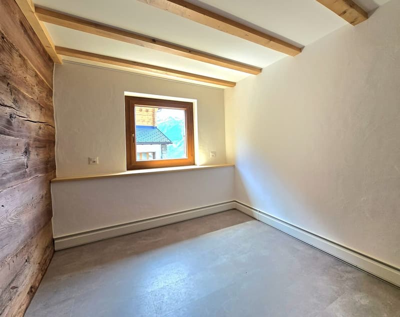 Charming 2.5-room apartment completely renovated in St-Martin (Val d'Hérens) (11)