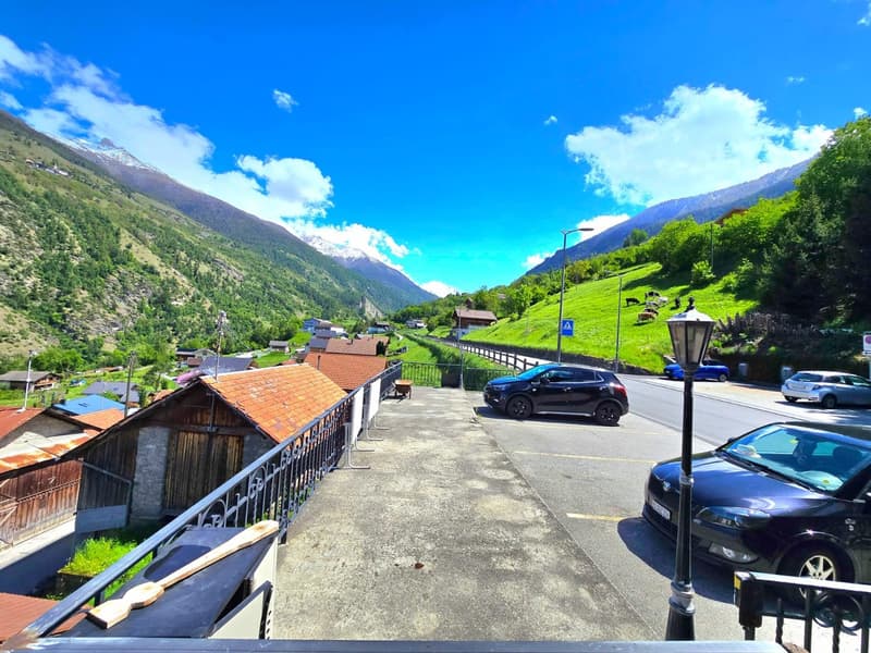 3.5-room apartment and commercial space with potential for conversion into a duplex in Euseigne (2)