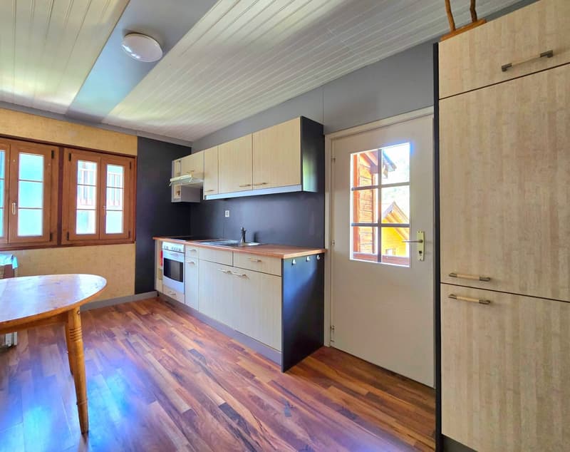 3.5-room apartment and commercial space with potential for conversion into a duplex in Euseigne (8)