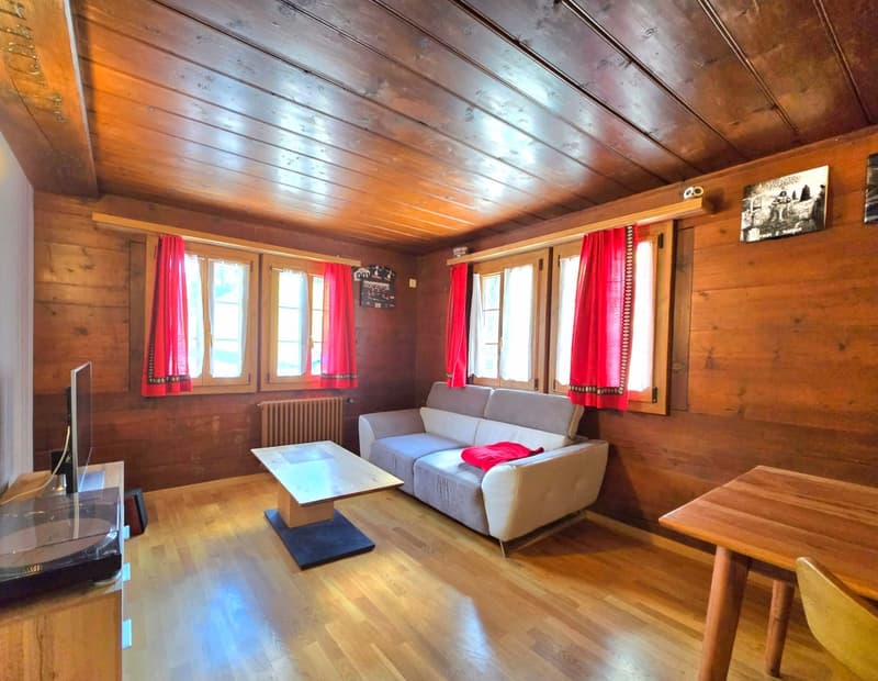 3.5-room apartment and commercial space with potential for conversion into a duplex in Euseigne (4)