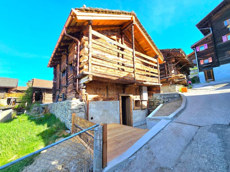 Splendid renovated barn in Mase with terraces, views and parking space (Val d'Hérens) (19)