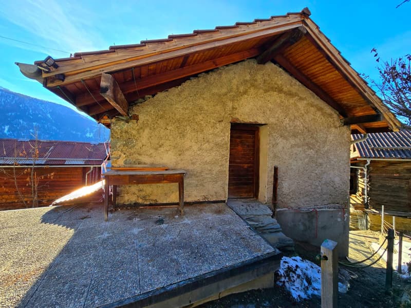 Authentic village house with 2 apartments to renovate in St-Martin (Val d’Hérens) (21)