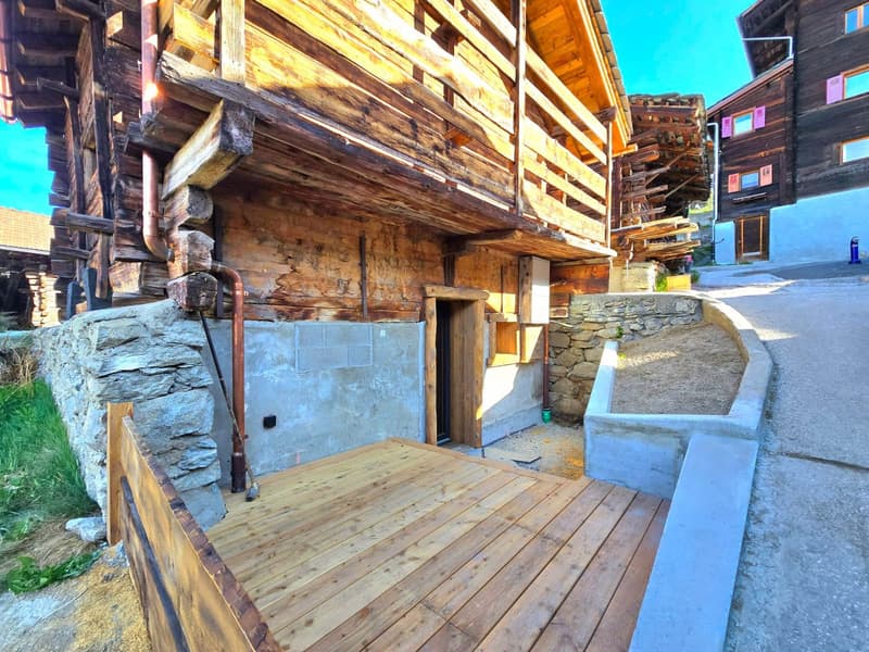 Splendide grange rénovée à Mase avec terrasses, vue et place de parc (Val d'Hérens) (21)
