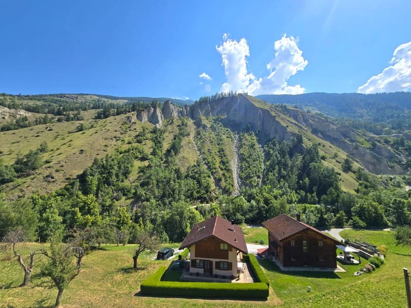 Appartements à rénover et réunir en duplex dans une authentique maison villageoise, Val d’Hérens (2)