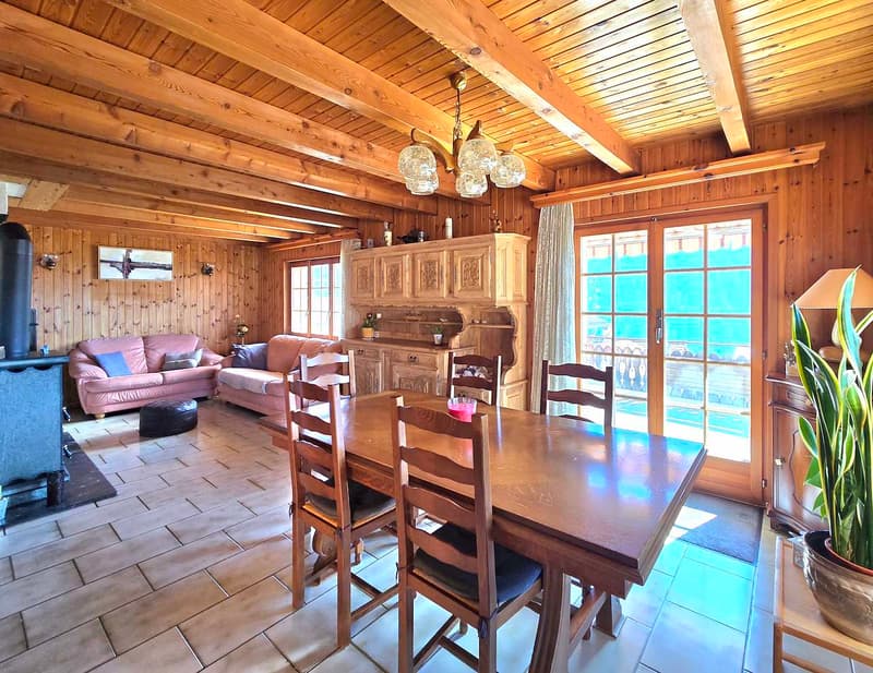 Magnifique chalet familial de 2 appartements. Annexes, extérieur, soleil et vue, Val d’Hérens (18)