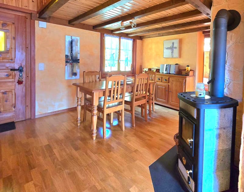 Magnifique chalet familial de 2 appartements. Annexes, extérieur, soleil et vue, Val d’Hérens (11)