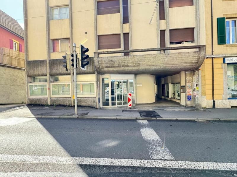 Shop 447 m2 in Peseux (14)