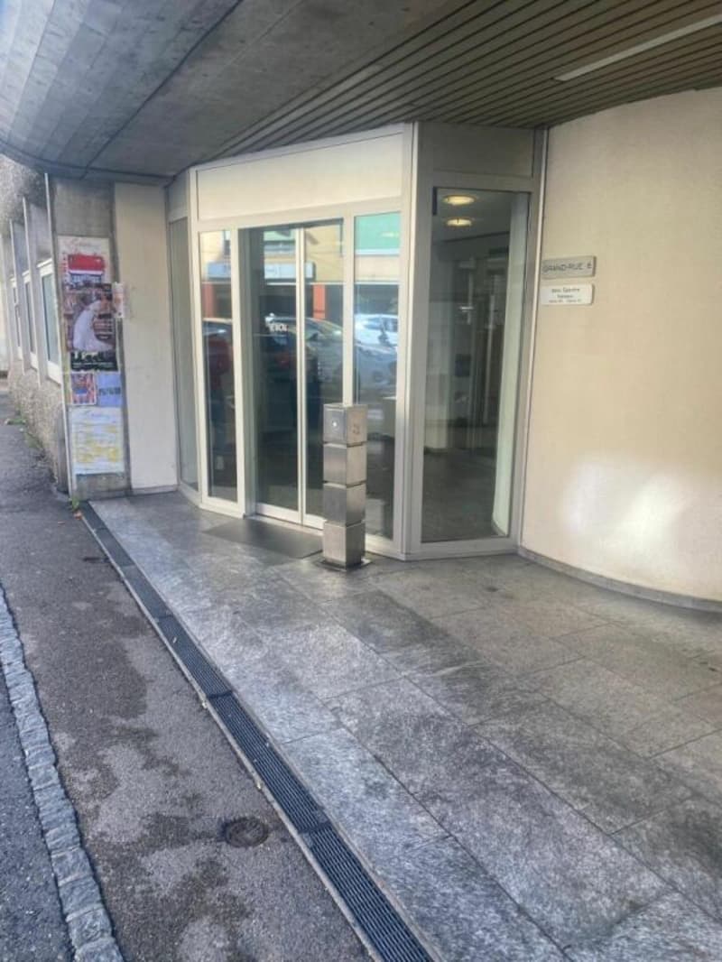 Shop 447 m2 in Peseux (12)