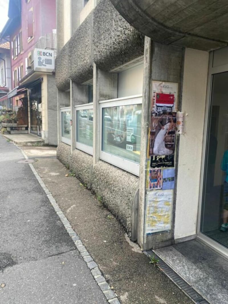 Shop 447 m2 in Peseux (15)