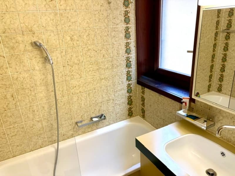 Charmantes 3.5-Zimmer-Wohnung mit Möbeln in St-Cergue mit Aussicht und Balkon (9)