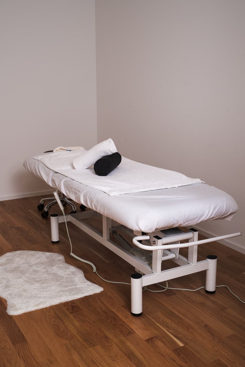 Bureaux et locaux commerciaux, précédemment utilisés comme cabinet de massage (7)