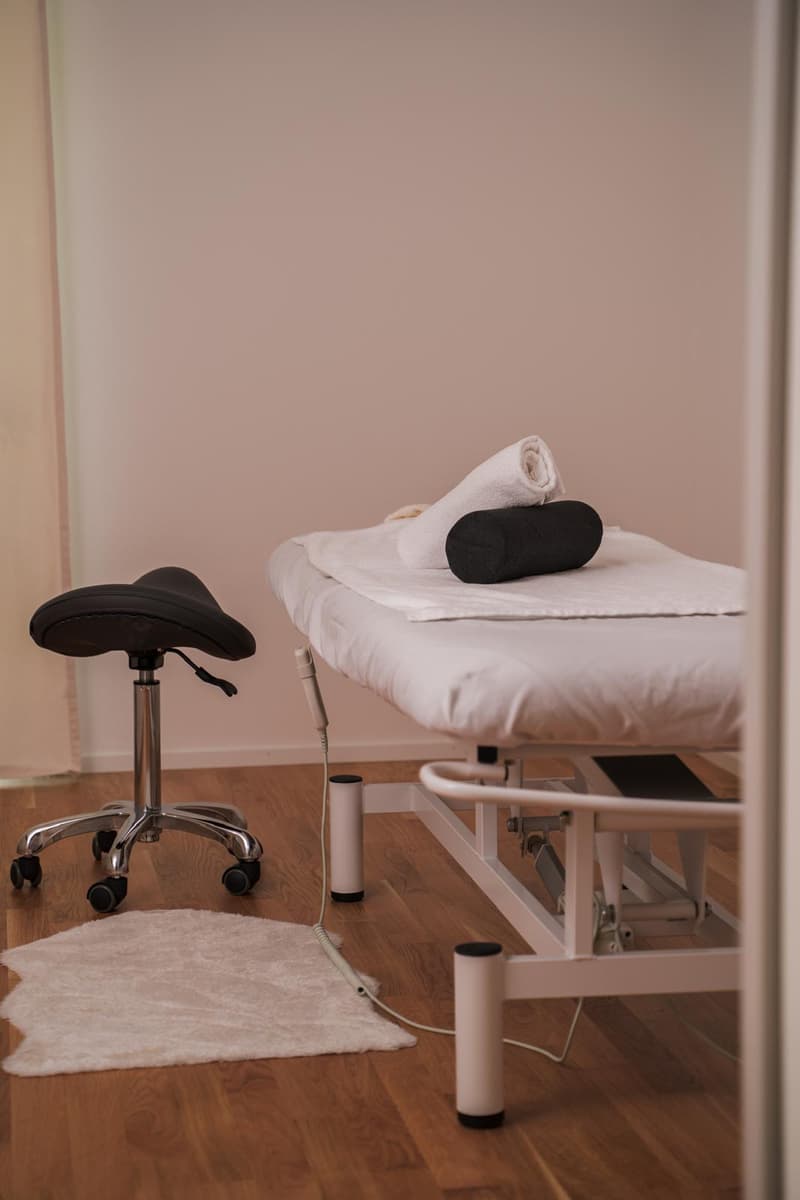 Bureaux et locaux commerciaux, précédemment utilisés comme cabinet de massage (12)