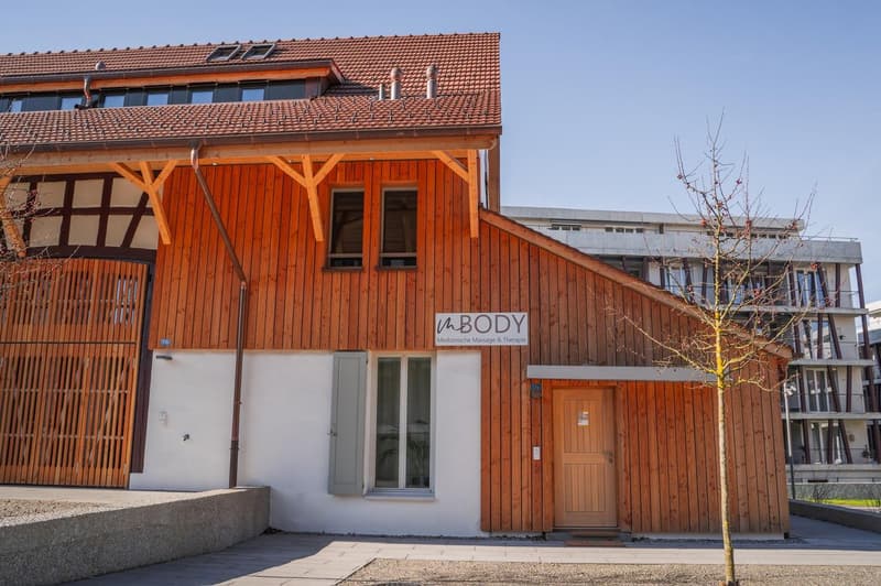 Bureaux et locaux commerciaux, précédemment utilisés comme cabinet de massage (9)