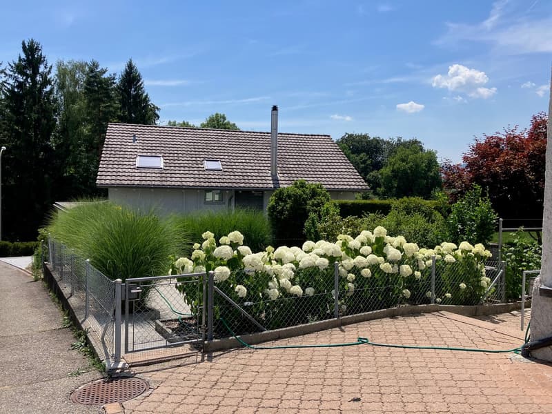We welcome you warmly - 5.5 room house part incl. 2 storage spaces is looking for a new tenant (1)