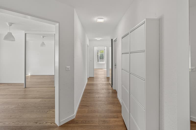 Bright 4-room apartment with balcony and garage in Hünenberg (5)