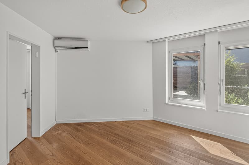 Bright 4-room apartment with balcony and garage in Hünenberg (7)