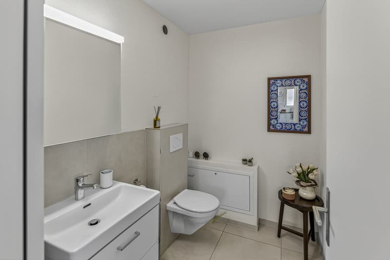 Stylish living with unobstructed panorama (6)