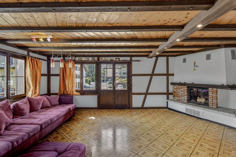 Charmante 5.5-Zimmer-Wohnung in ruhiger Lage in Meierskappel (2)