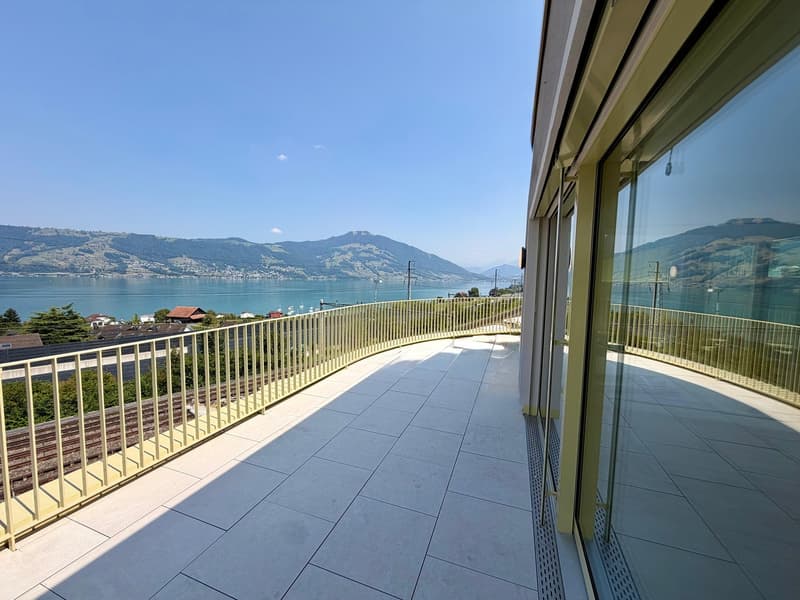 Exclusive Attic Jewel: Panoramic View of Lake Zug in its Most Beautiful Form (3)