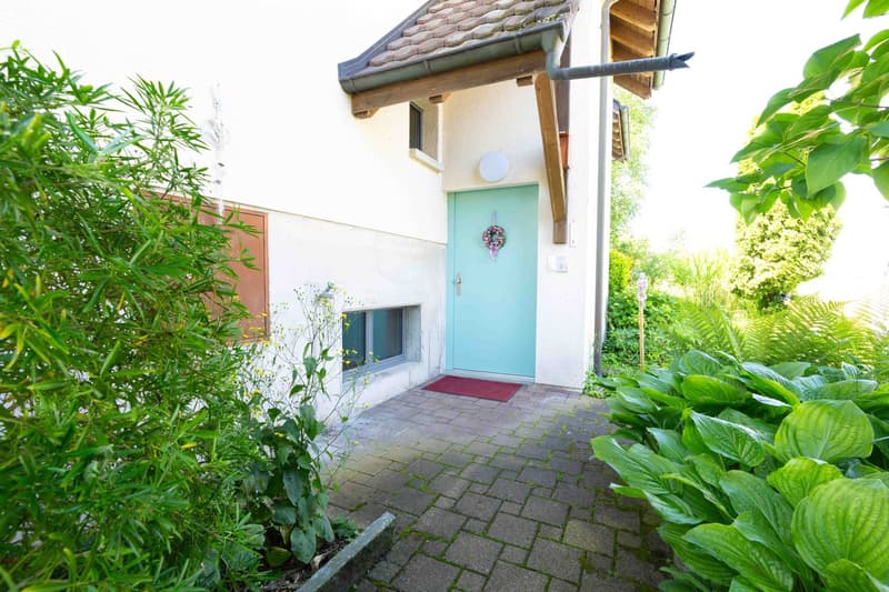 Moderne, lichtdurchflutete Wohlfühloase mit Garten & Cheminée an begehrter Lage in Winterthur (3)