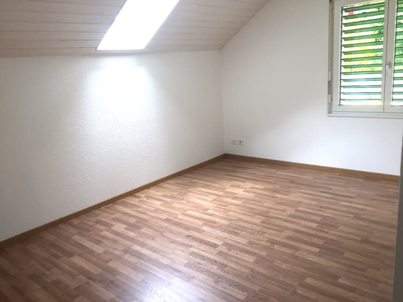 Lebensqualität auf grossem Raum, mit 2 Balkonen und Aussicht (5)