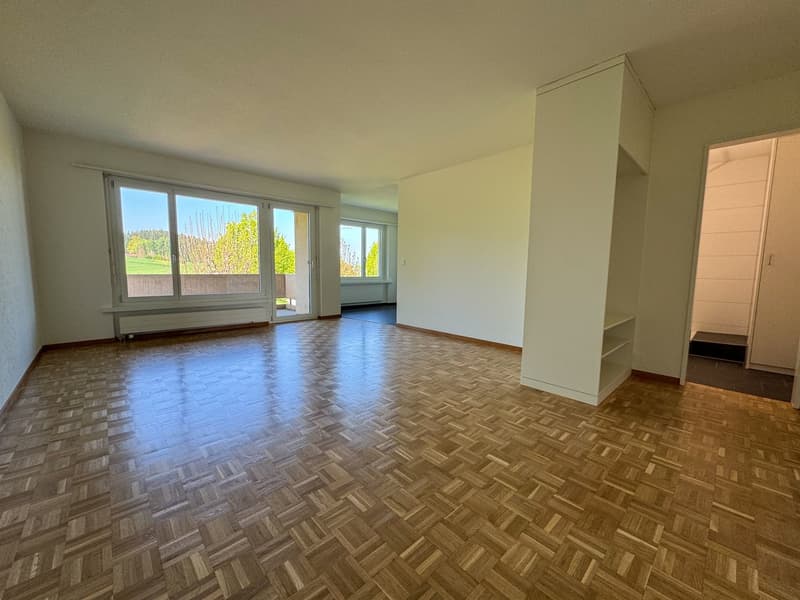 Gemütliche 2.5-Zimmer-Wohnung mit Balkon in Bäriswil (2)