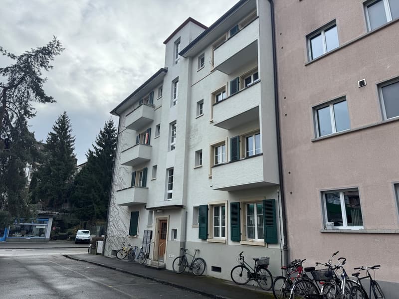 Charmante 3.5-Zimmer-Altbauwohnung mit Balkon (1)