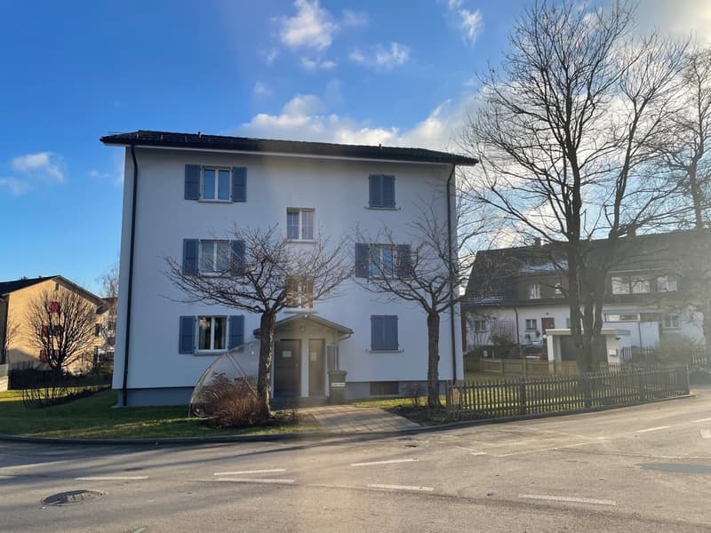 Charmante 2.5-Zimmerwohnung mit Balkon zentral in Zollikofen (1)