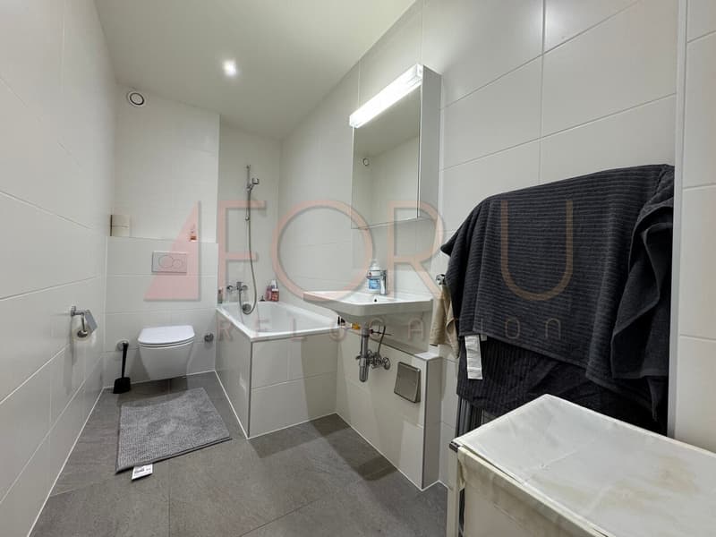 Très bel appartement rénové de 4 pièces avec balcon et bien localisé (9)