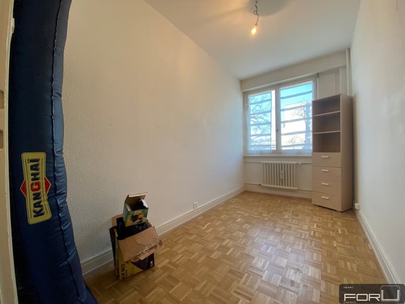 Wohnung mit 3.5 Zimmern und Balkon im Vermont-Park renoviert (4)