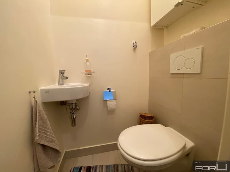 Wohnung mit 3.5 Zimmern und Balkon im Vermont-Park renoviert (8)