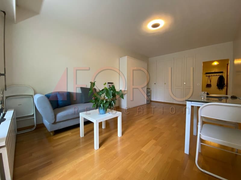 Komfortables Studio in ruhiger Lage mit Balkon und Pool in Cologny (3)