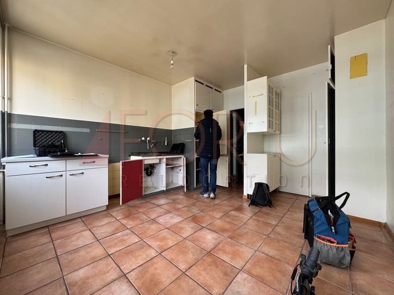 Grand logement 3.5 pièces moderne avec balcon au calme à la Servette (2)