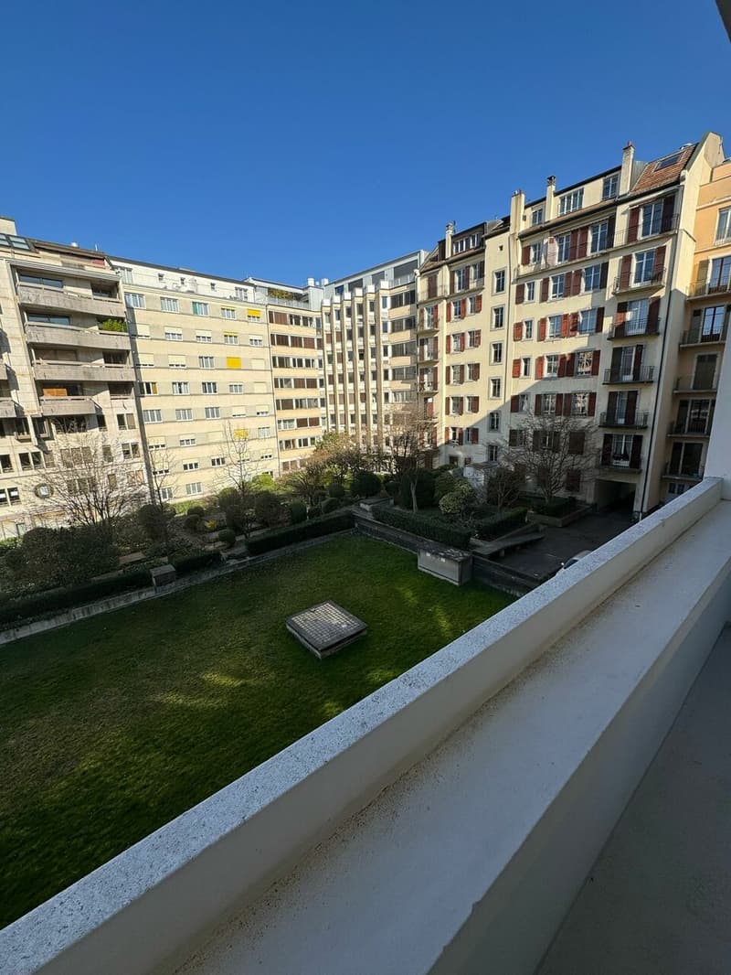 Très bel appartement rénové de 3 pièces à Champel (7)