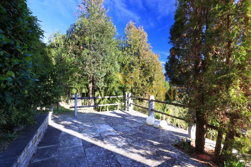 Moderne 5.5 Zi.-Villa mit unverbaubarer Seesicht und Pool (17) (10)