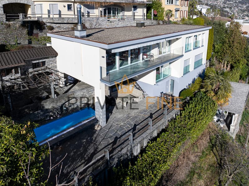 Moderne 5.5 Zi.-Villa mit unverbaubarer Seesicht und Pool (17) (9)